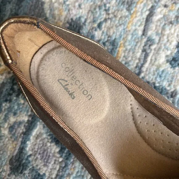 Clarks *Gold Metallic* Sara Poppy Loafer | size 6.5 | Ortholite Insole | EUC - Picture 6 of 12